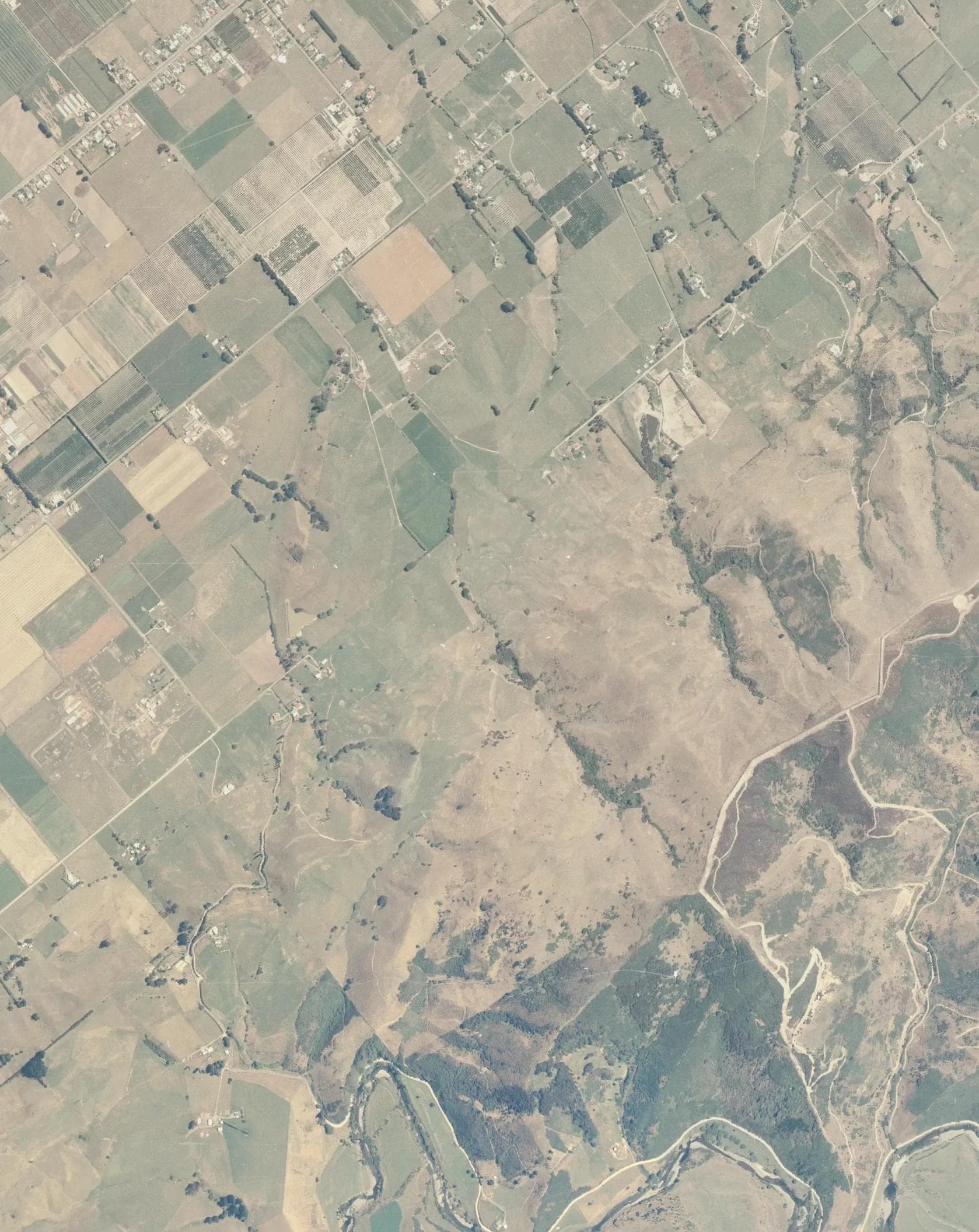 Aerial photograph of Beacon Hill, 1980–81
